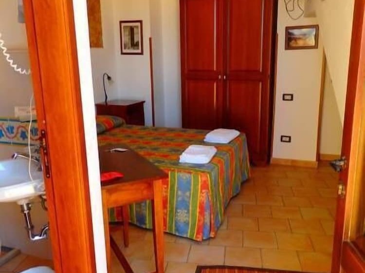 בית מלון כפרי Cala Buguto