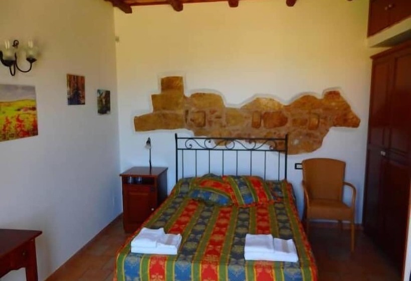 בית מלון כפרי Cala Buguto