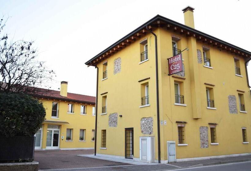 בית מלון כפרי C25