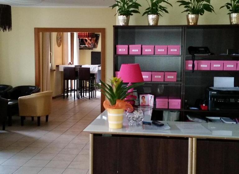 هتل Casa Albergo Sorriso