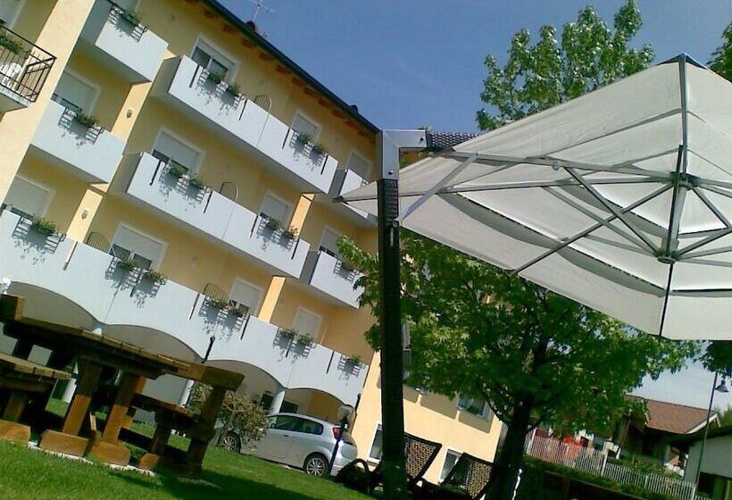 בית מלון כפרי Daniela