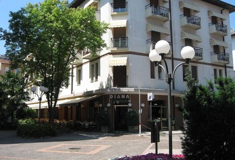 Отель Diana