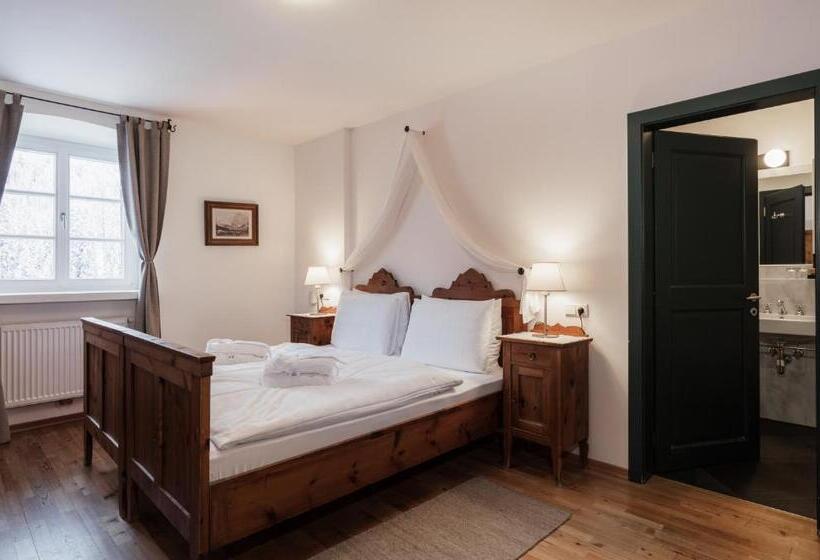 בית מלון כפרי Dolomitenhof & Chalet Alte Post