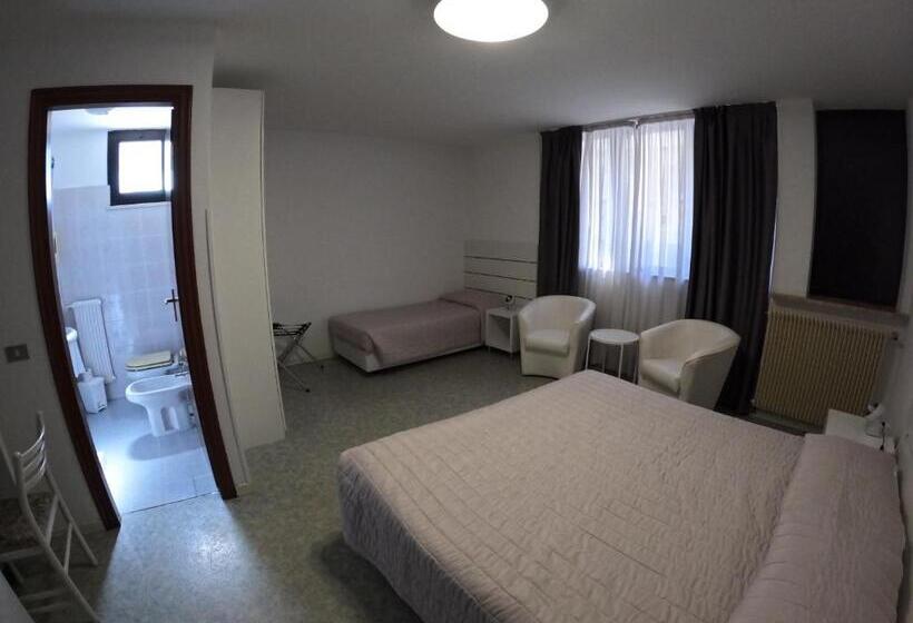 ホテル Euro Meublé