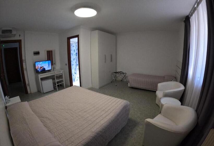 ホテル Euro Meublé