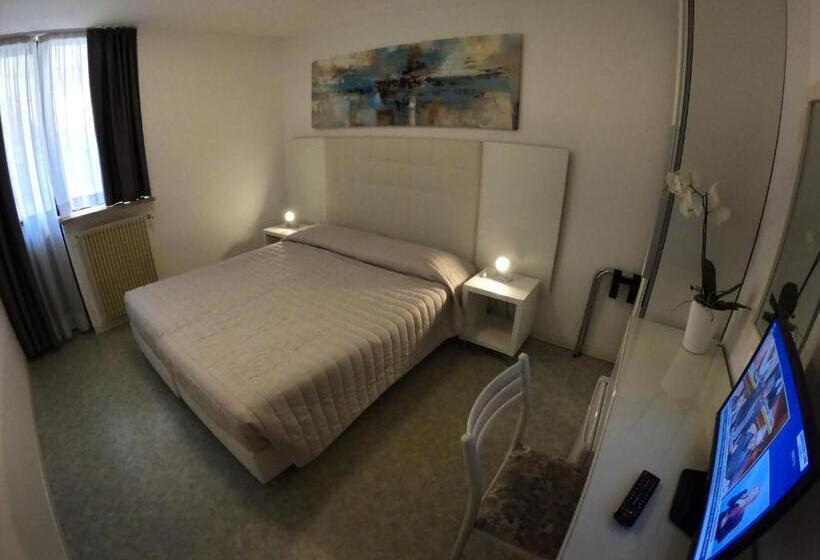 ホテル Euro Meublé