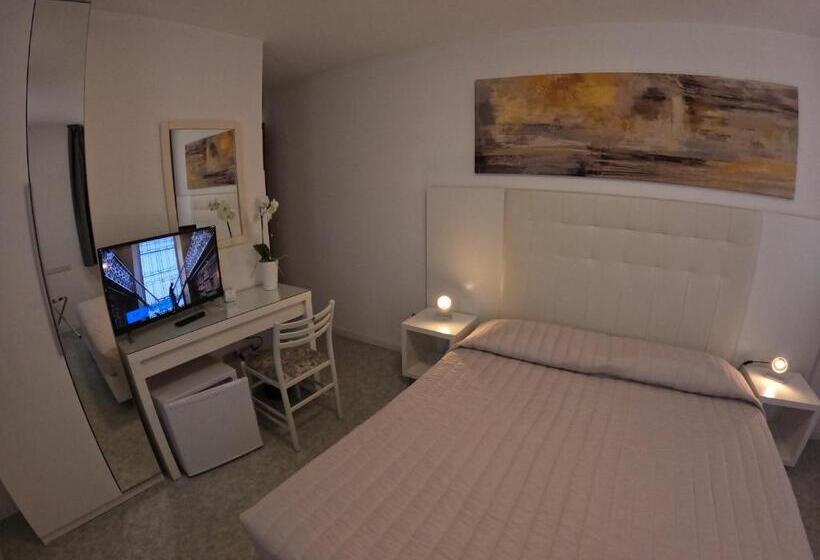 ホテル Euro Meublé