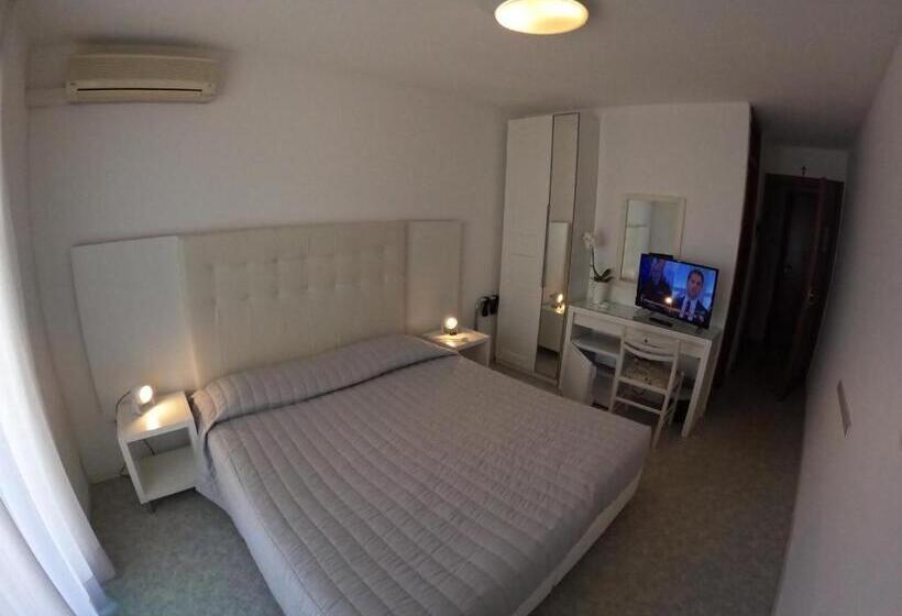 ホテル Euro Meublé