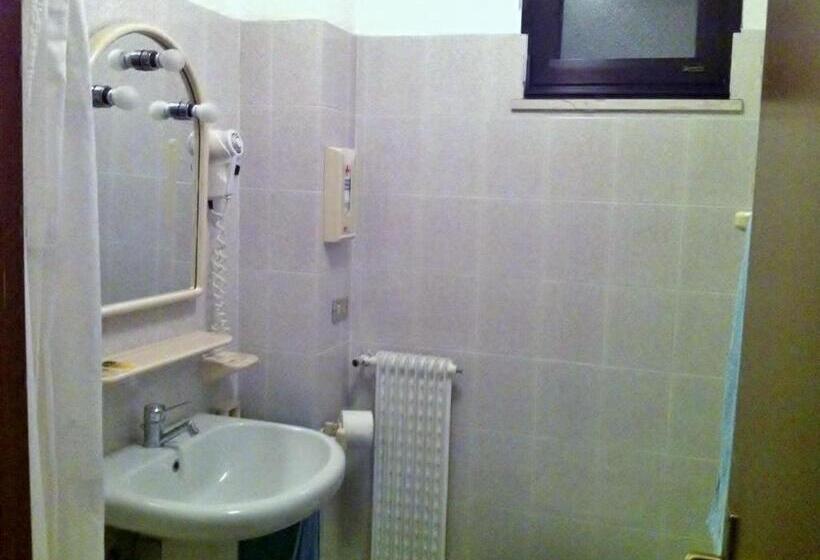 ホテル Euro Meublé