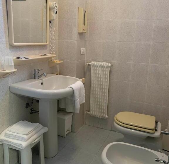 ホテル Euro Meublé