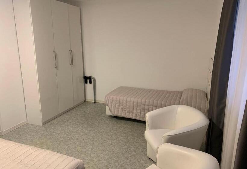 ホテル Euro Meublé