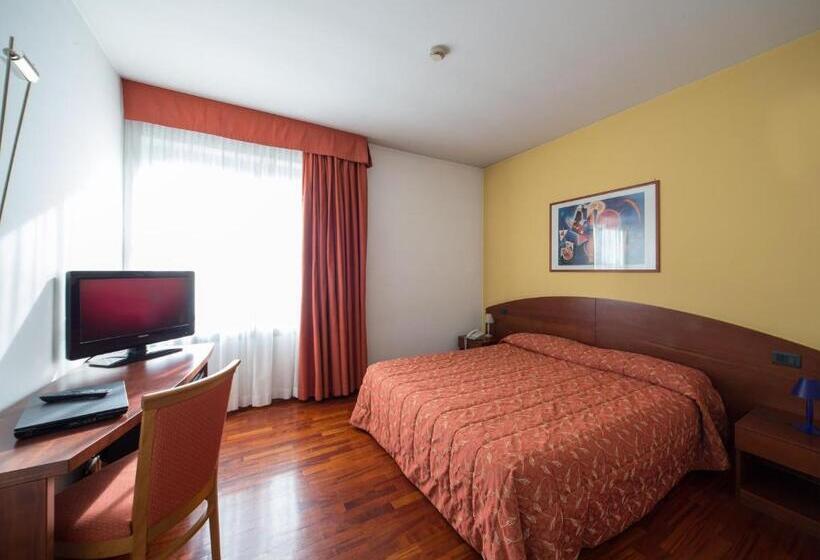 Отель La Cascata