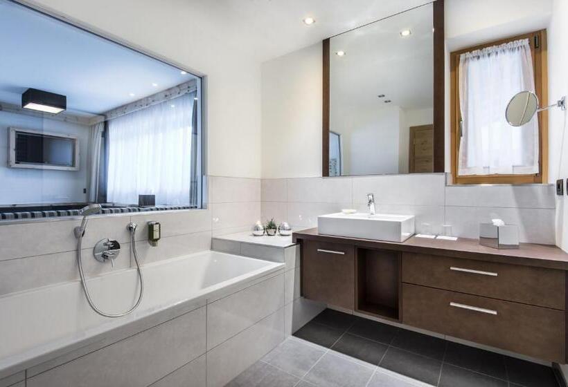 בית מלון כפרי La Fradora   Dolomites