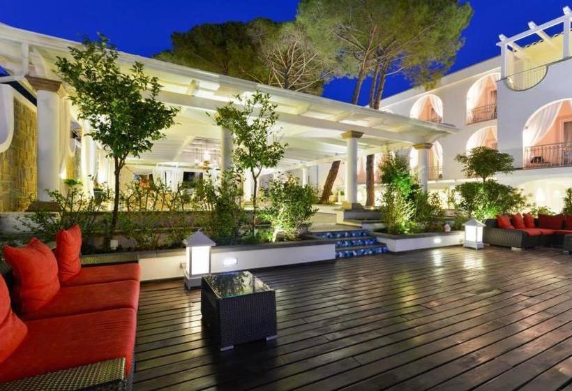 La Pineta Hotel Beach & Spa