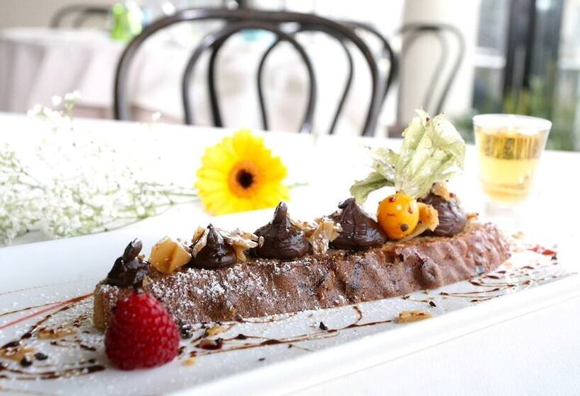 בית מלון כפרי Lido Di Angera