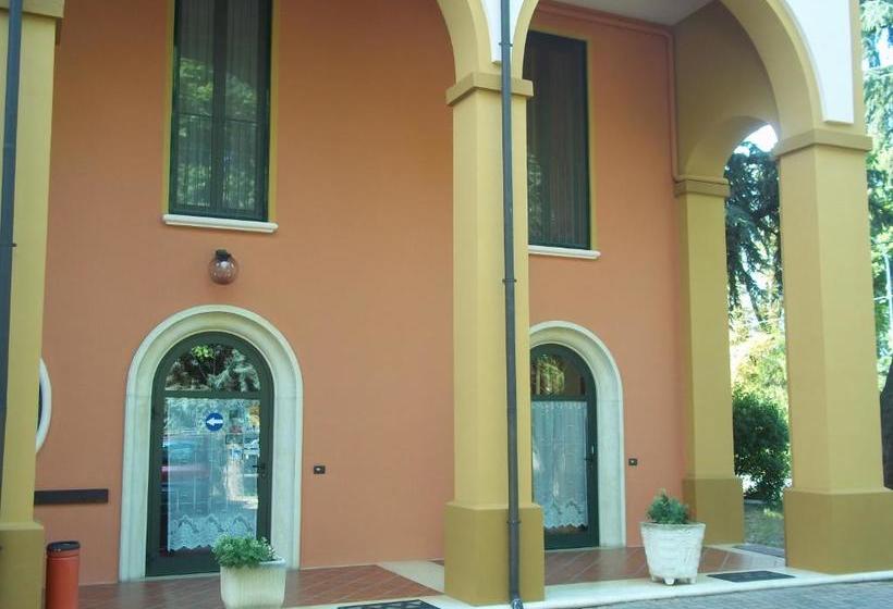 Отель Locanda I Portici