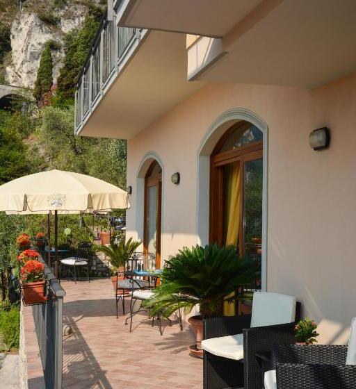 ホテル Locanda Ruscello Garnì