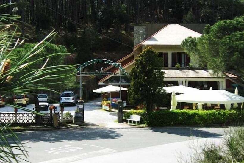 Отель Monterosso Alto