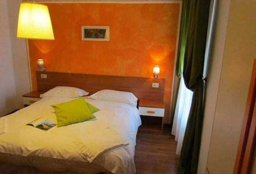 Отель Monterosso Alto