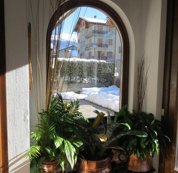 Отель Piccolo Mondo