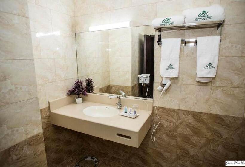 هتل Queen Plaza