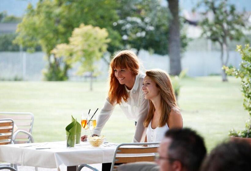 בית מלון כפרי Raffl