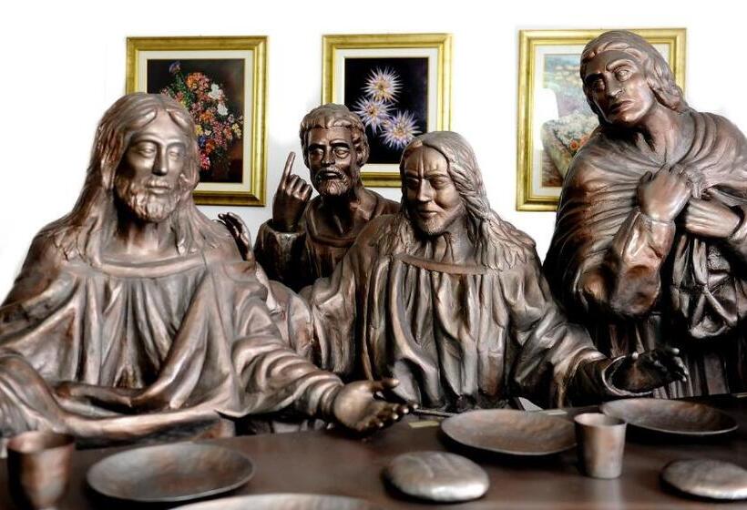 Отель Real Asturias