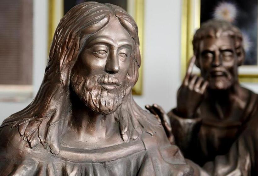 Отель Real Asturias