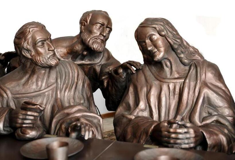 Отель Real Asturias