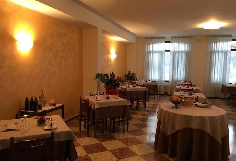 호텔 Ristorante Dotto