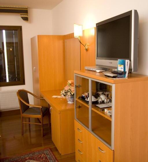 호텔 Ristorante Dotto