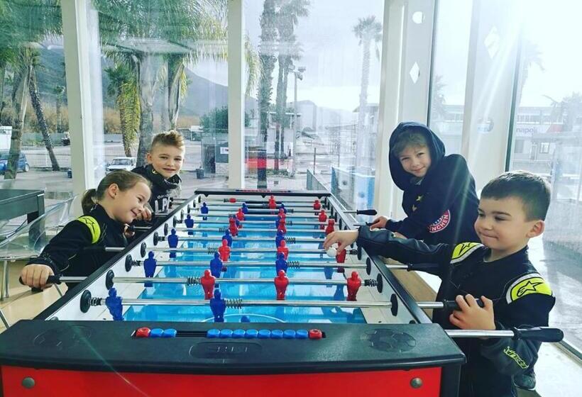 בית מלון כפרי Saturday