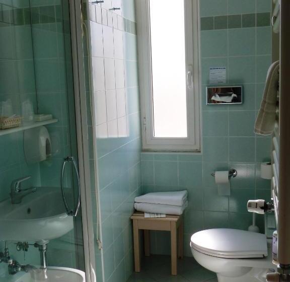 בית מלון כפרי Savoy