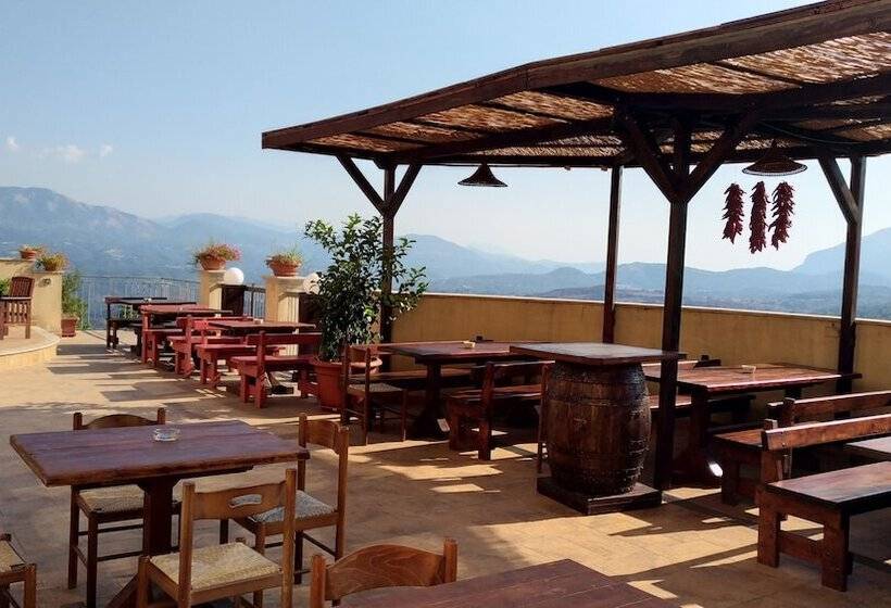 בית מלון כפרי Sette E Mezzo