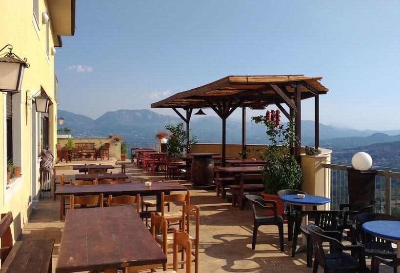 בית מלון כפרי Sette E Mezzo