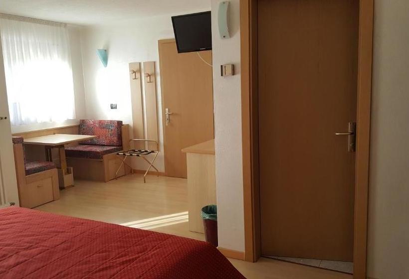 فندق Sole Family