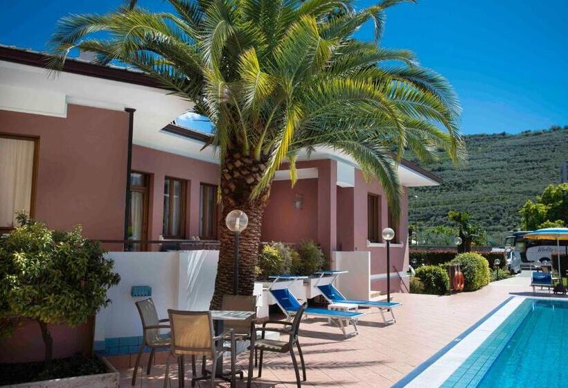 בית מלון כפרי Sunlake