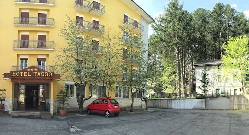 בית מלון כפרי Tasso