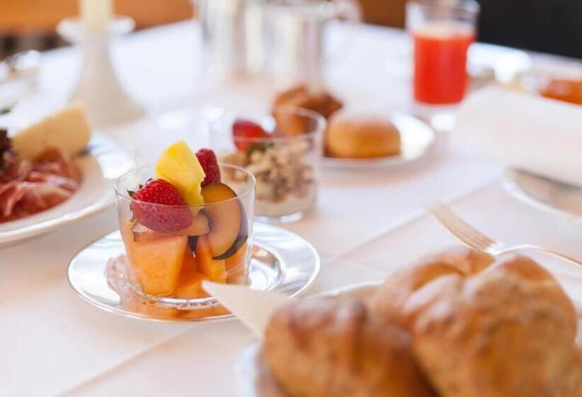 בית מלון כפרי Tre Cime Sesto   Sexten