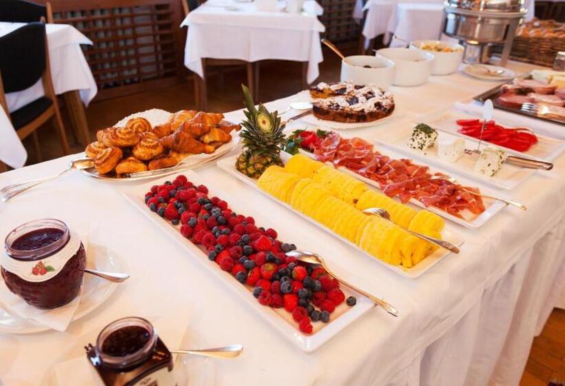 בית מלון כפרי Tre Cime Sesto   Sexten