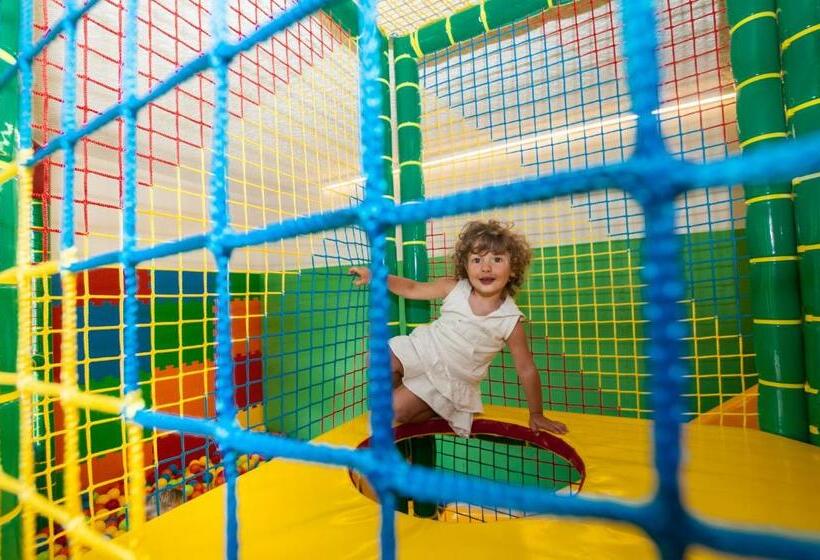 בית מלון כפרי Val Di Sole