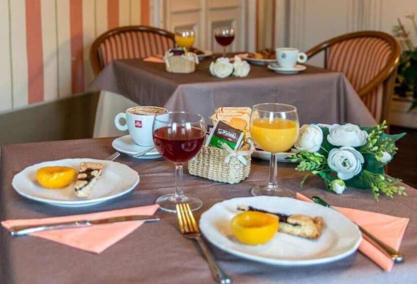 Отель Villa Liberty