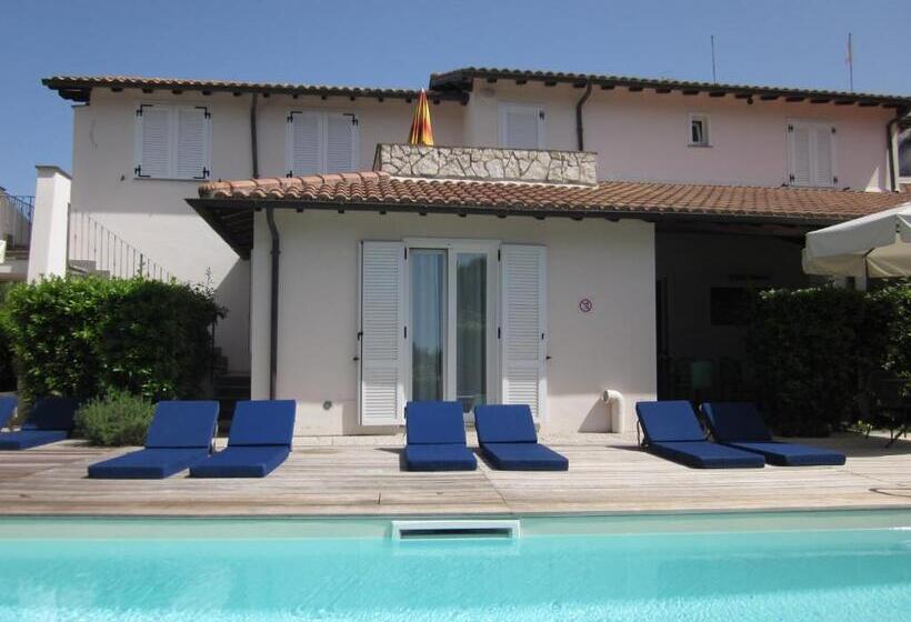 هتل Villa Smeraldo