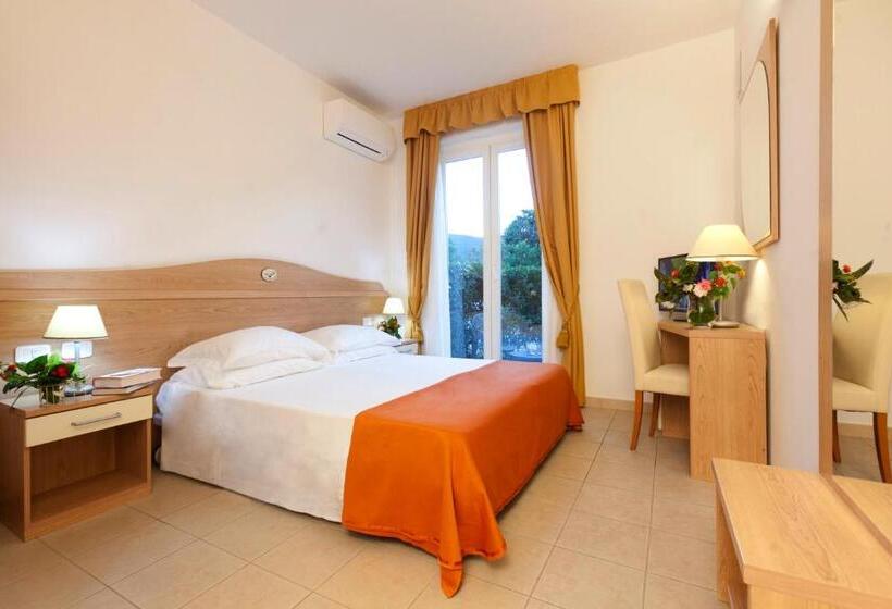 هتل Villa Smeraldo