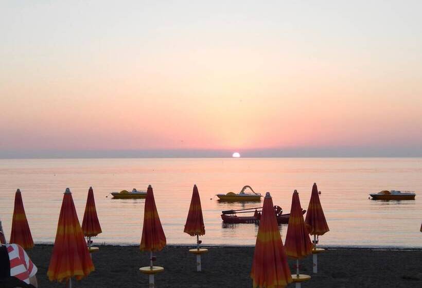 هتل Villa Smeraldo