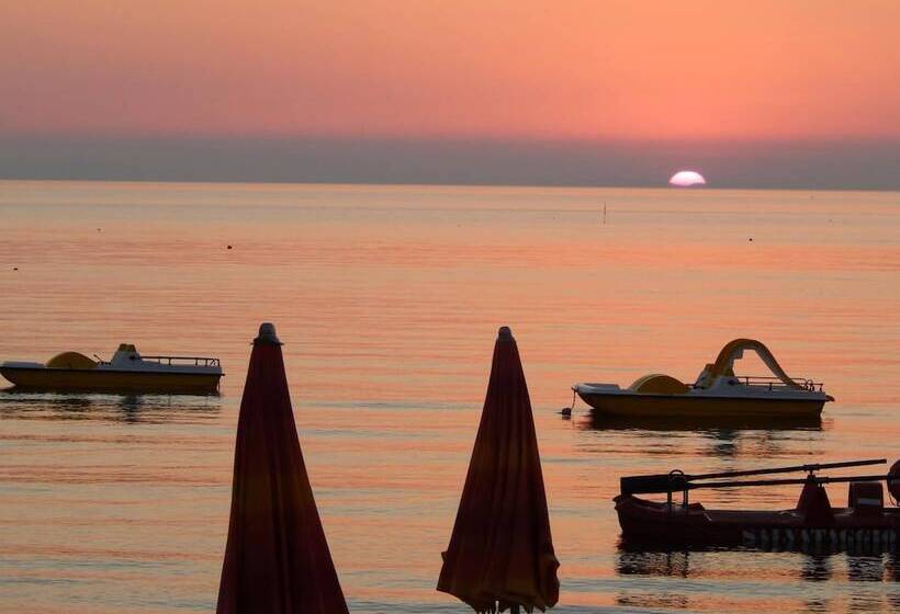 هتل Villa Smeraldo