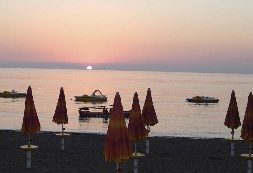 هتل Villa Smeraldo