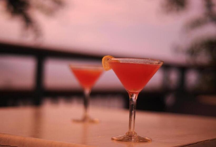 Kokopo Beach Bungalow Resort