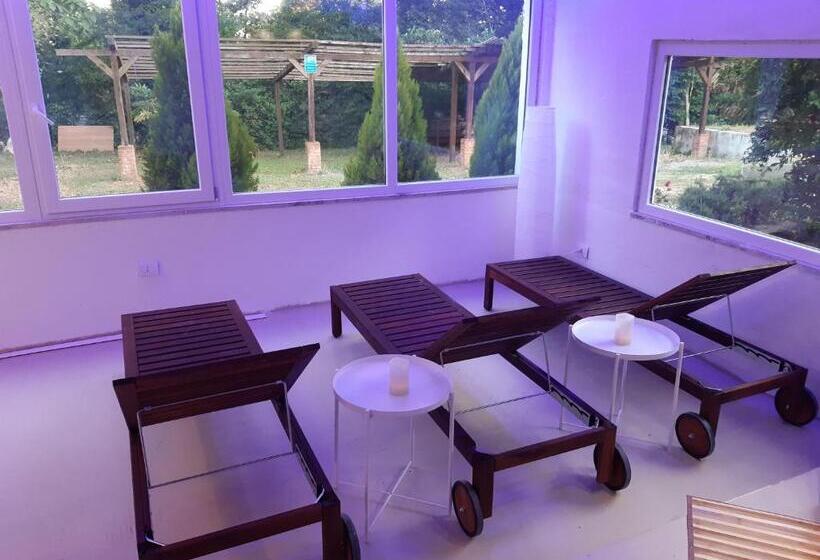 La Grotta Bed And Breakfast E Affittacamere