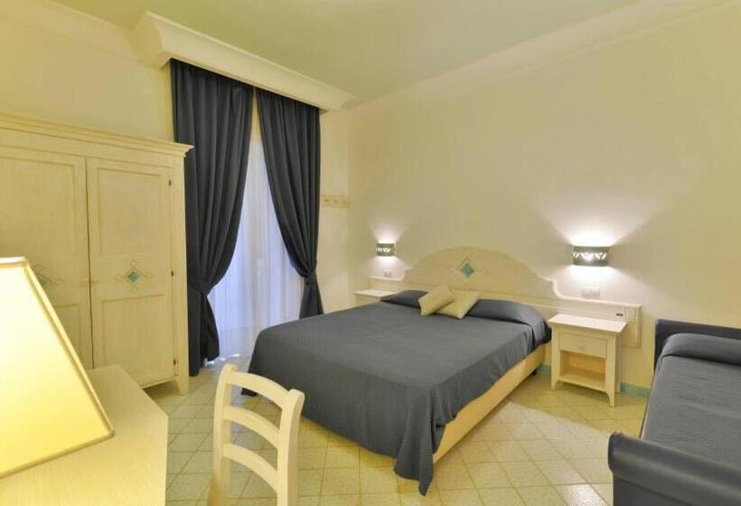 La Pineta Hotel Beach & Spa